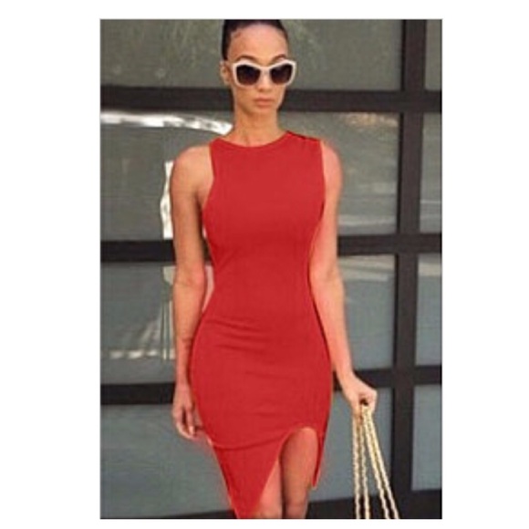 Dresses & Skirts - ♥️Sexy O-neck Sleeveless Asymmetric Red Dress♥️